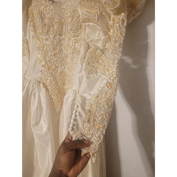 Vintage Princess Cut Wedding Dress - Picture 4 of 13